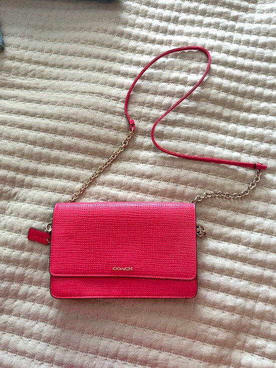 Coach Handbags - Coach Pink Crossbody Chain Strap Clutch Bag